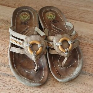 Chic Tan Leather Sandals with Wooden Detail